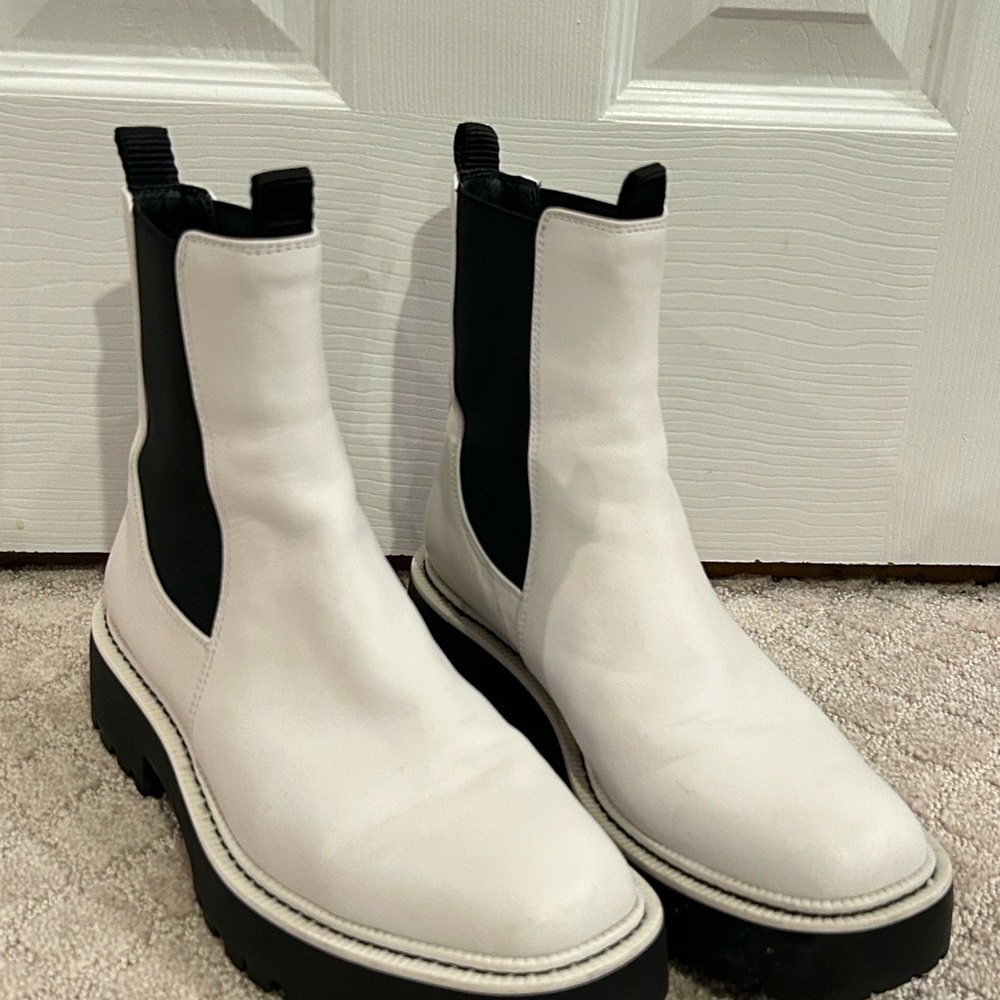 Sam Edelman Women's White and Black Chelsea Boots